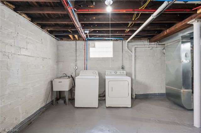 1909 W 74th Street, Cleveland, OH 44102