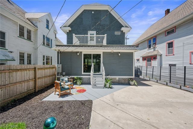 1909 W 74th Street, Cleveland, OH 44102