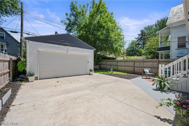 1909 W 74th Street, Cleveland, OH 44102