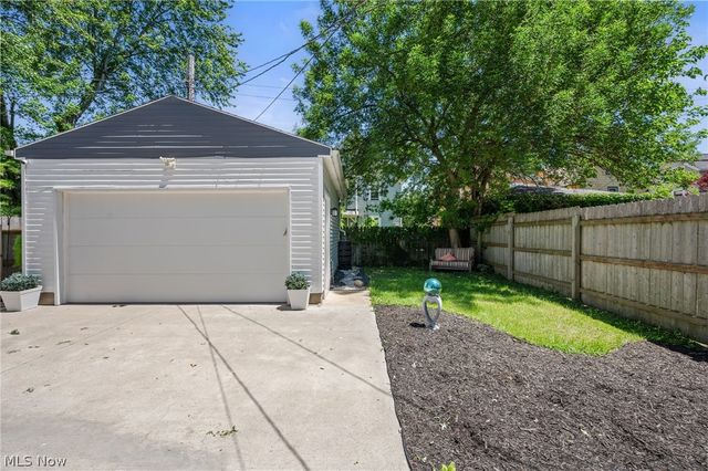 1909 W 74th Street, Cleveland, OH 44102