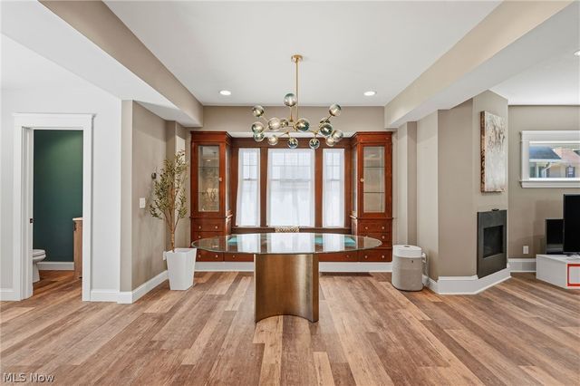 1909 W 74th Street, Cleveland, OH 44102