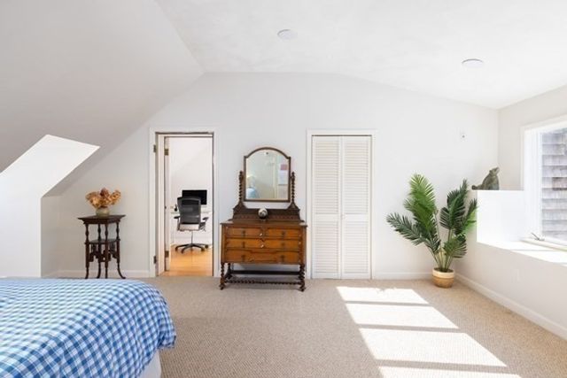 18 Moffat Road, Newton, MA 02468