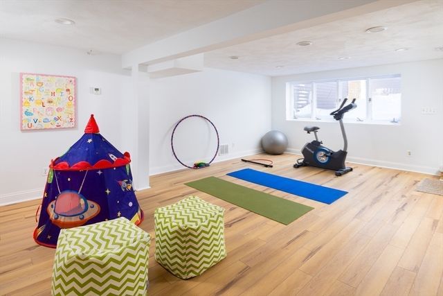 18 Moffat Road, Newton, MA 02468