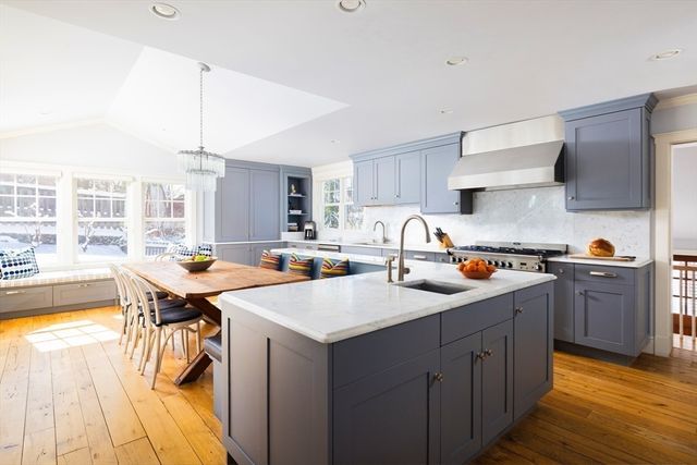 18 Moffat Road, Newton, MA 02468