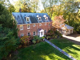 18 Moffat Road, Newton, MA 02468