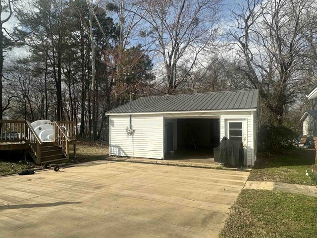 123 N MAGNOLIA ST, Adamsville, TN 38310