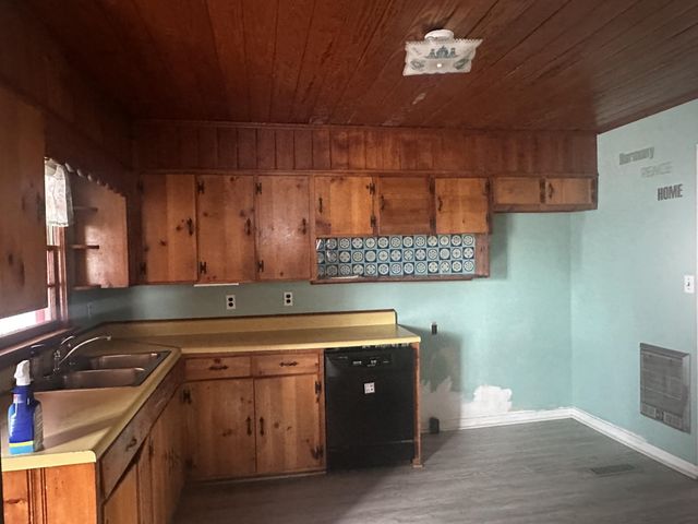 123 N MAGNOLIA ST, Adamsville, TN 38310