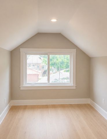 1179 S Oak Park Avenue, Oak Park, IL 60304