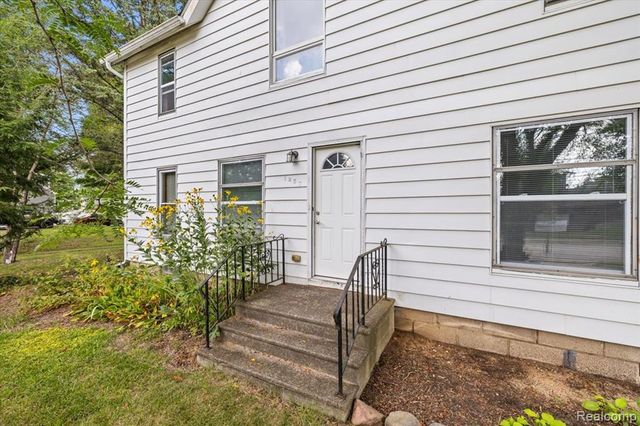 1257 Byron Road, Howell, MI 48843