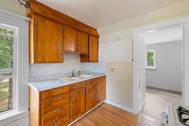 1257 Byron Road, Howell, MI 48843