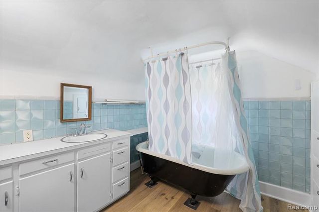 1257 Byron Road, Howell, MI 48843