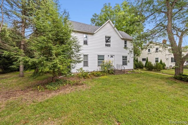 1257 Byron Road, Howell, MI 48843