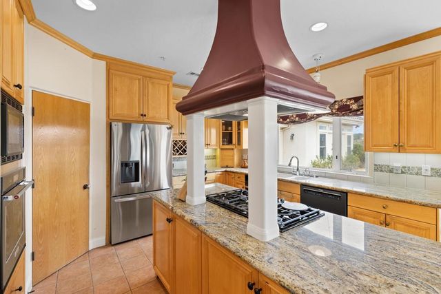 2281 Corner Creek Lane, Fallbrook, CA 92028