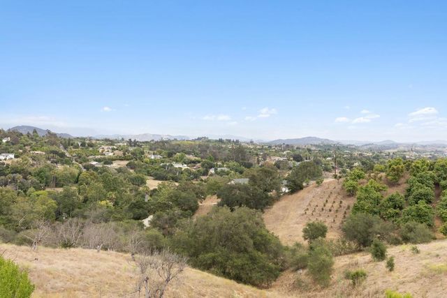 2281 Corner Creek Lane, Fallbrook, CA 92028