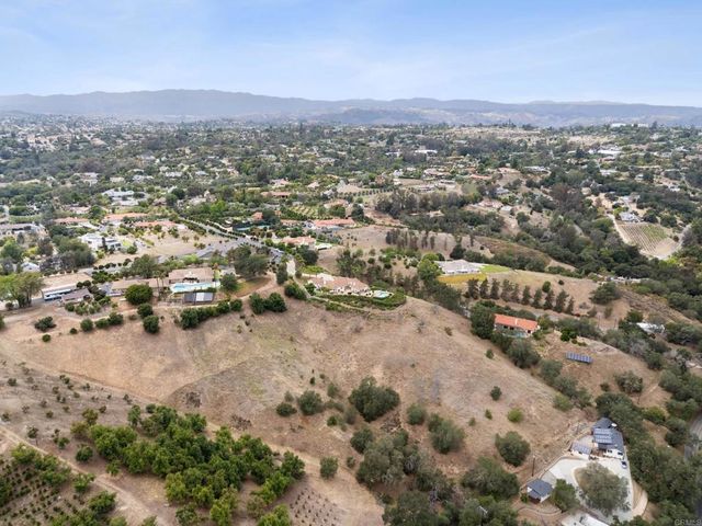 2281 Corner Creek Lane, Fallbrook, CA 92028