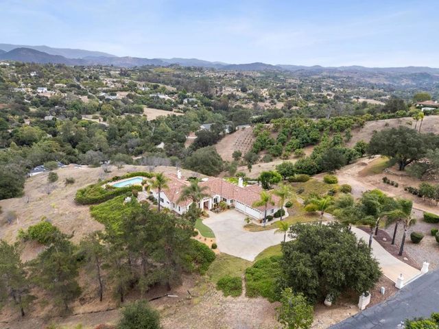 2281 Corner Creek Lane, Fallbrook, CA 92028