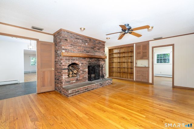 33 Hurds Hill Road, Woodbury, CT 06798