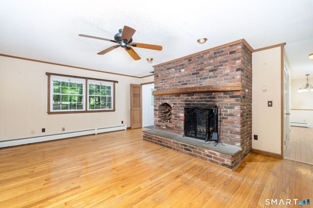 33 Hurds Hill Road, Woodbury, CT 06798