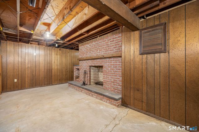 33 Hurds Hill Road, Woodbury, CT 06798