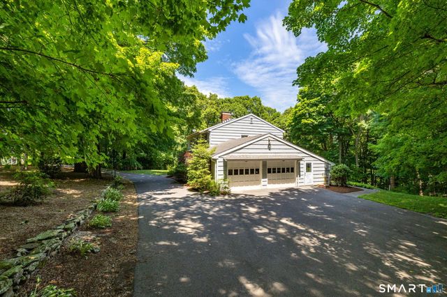 33 Hurds Hill Road, Woodbury, CT 06798