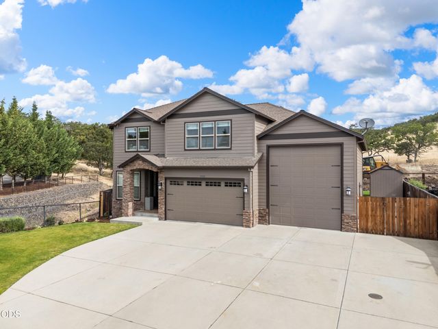 4401 Vista Pointe Drive, Medford, OR 97504