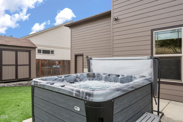 4401 Vista Pointe Drive, Medford, OR 97504