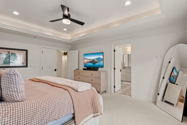 4401 Vista Pointe Drive, Medford, OR 97504