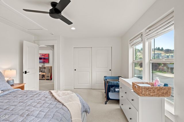 4401 Vista Pointe Drive, Medford, OR 97504
