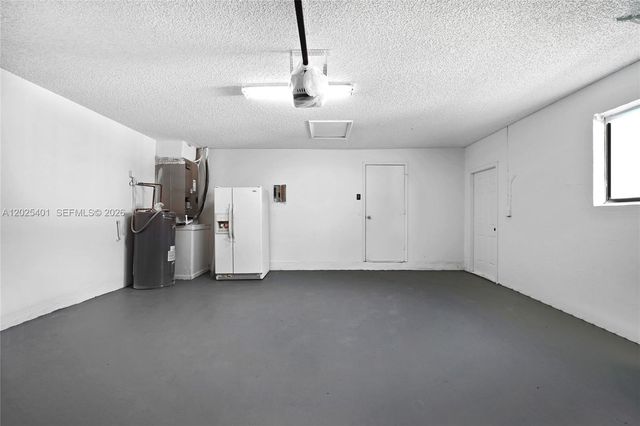 8475 NW 2nd Mnr, Coral Springs, FL 33071