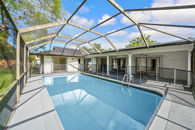 8475 NW 2nd Mnr, Coral Springs, FL 33071