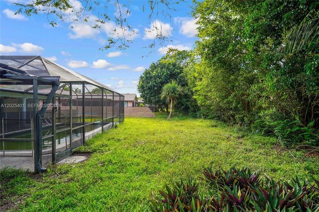 8475 NW 2nd Mnr, Coral Springs, FL 33071