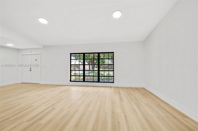 8475 NW 2nd Mnr, Coral Springs, FL 33071