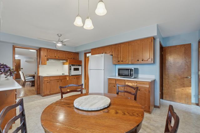 990 Hawthorne Avenue E, Saint Paul, MN 55106