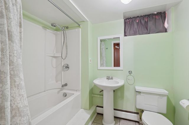 990 Hawthorne Avenue E, Saint Paul, MN 55106