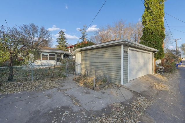 990 Hawthorne Avenue E, Saint Paul, MN 55106