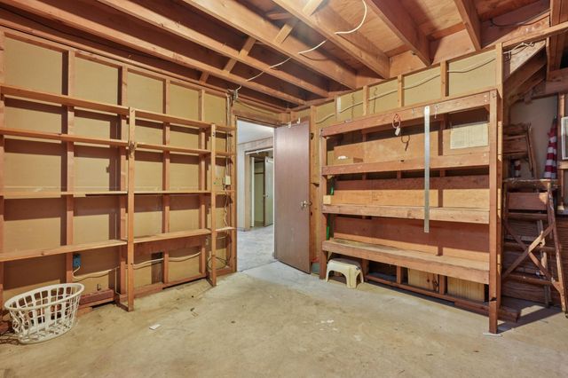 990 Hawthorne Avenue E, Saint Paul, MN 55106