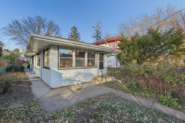 990 Hawthorne Avenue E, Saint Paul, MN 55106