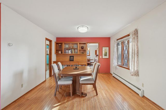 990 Hawthorne Avenue E, Saint Paul, MN 55106