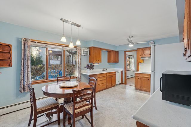 990 Hawthorne Avenue E, Saint Paul, MN 55106