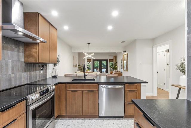 8001 Forest Mesa DR B, Austin, TX 78759
