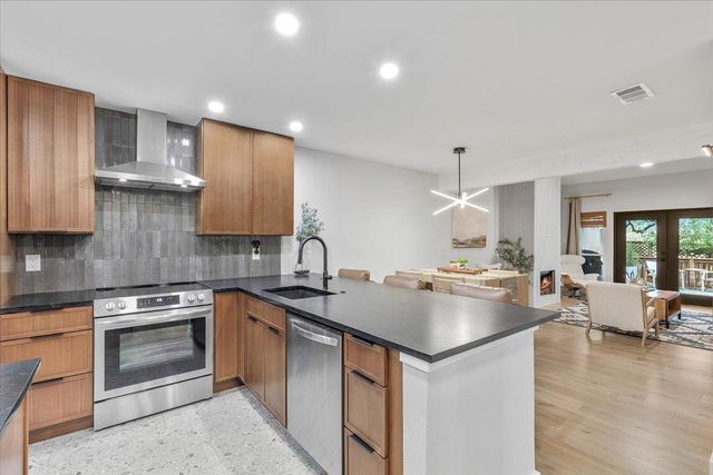 8001 Forest Mesa DR B, Austin, TX 78759