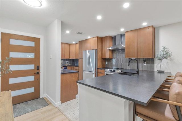 8001 Forest Mesa DR B, Austin, TX 78759