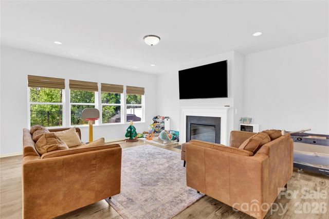 3153 Pinehills Way 103, Mount Holly, NC 28120