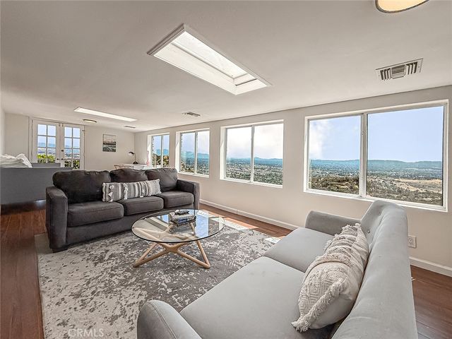 10200 Lilac, Chatsworth, CA 93063