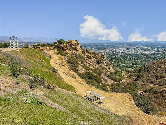 10200 Lilac, Chatsworth, CA 93063
