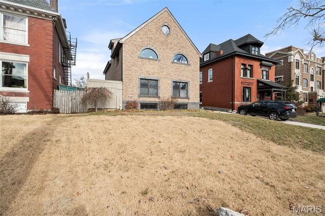 5089 Waterman Boulevard, St Louis, MO 63108