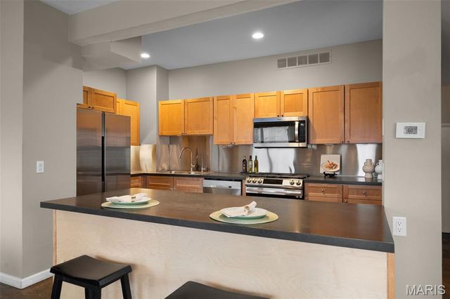 5089 Waterman Boulevard, St Louis, MO 63108