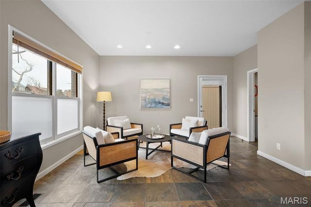 5089 Waterman Boulevard, St Louis, MO 63108