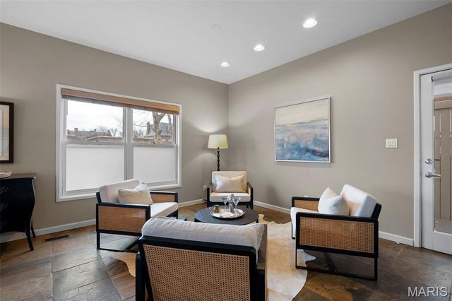 5089 Waterman Boulevard, St Louis, MO 63108