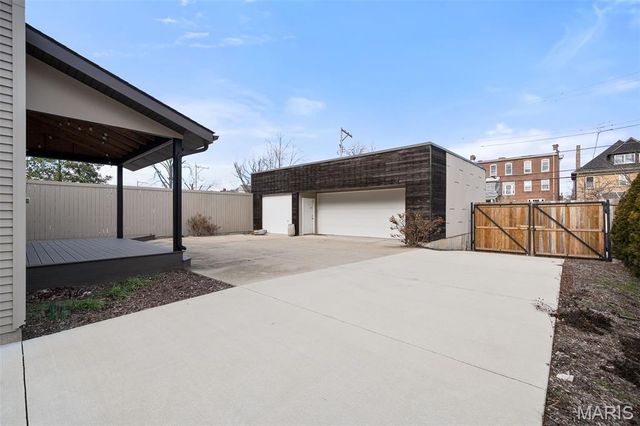 5089 Waterman Boulevard, St Louis, MO 63108